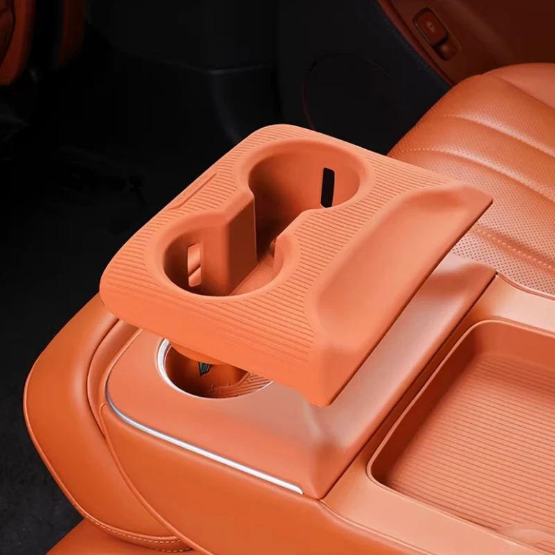 

Для AITO M7 2025 2026 пятиместный специальный задний держатель для стакана с водой, силиконовая накладка, практичные аксессуары