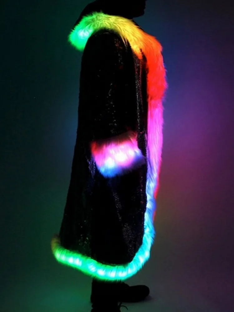 معطف فرو صناعي للرجال مقاس كبير ملابس إلكترونية LED ترتر للرجال ملابس طويلة بقلنسوة ملابس المهرجانات ملابس الحفلات