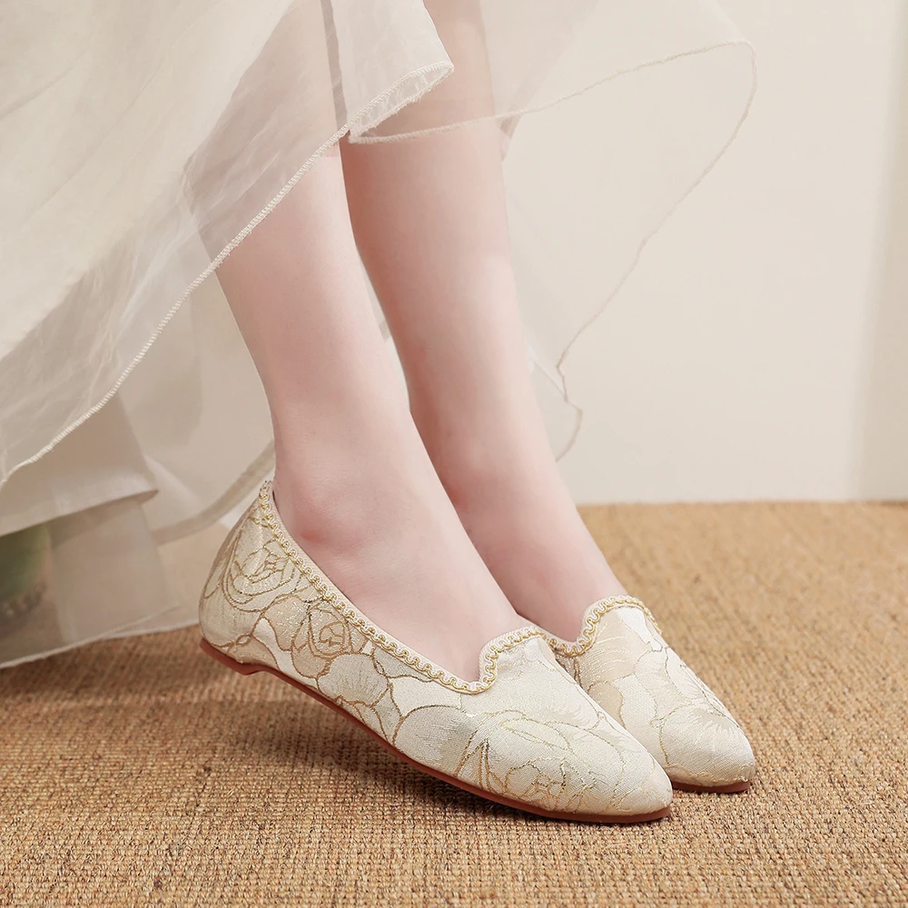 Veowalk Gold Embroidery Women Pointy Toe Slip On Ballet Flats Comfortable Elegant Casual Ballerinas Shoes for Ladies Beige