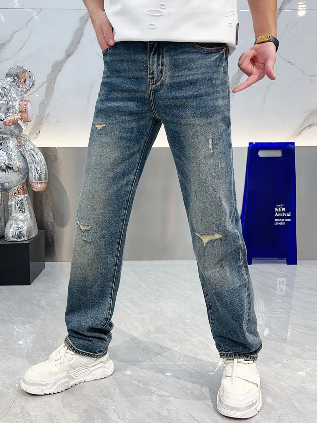 

Men's Comfortable Wide Leg Jeans Vintage Waed Ripped Denim Pants Autumn Faion Casual Cotton Blend mid Waist Zipper Fly