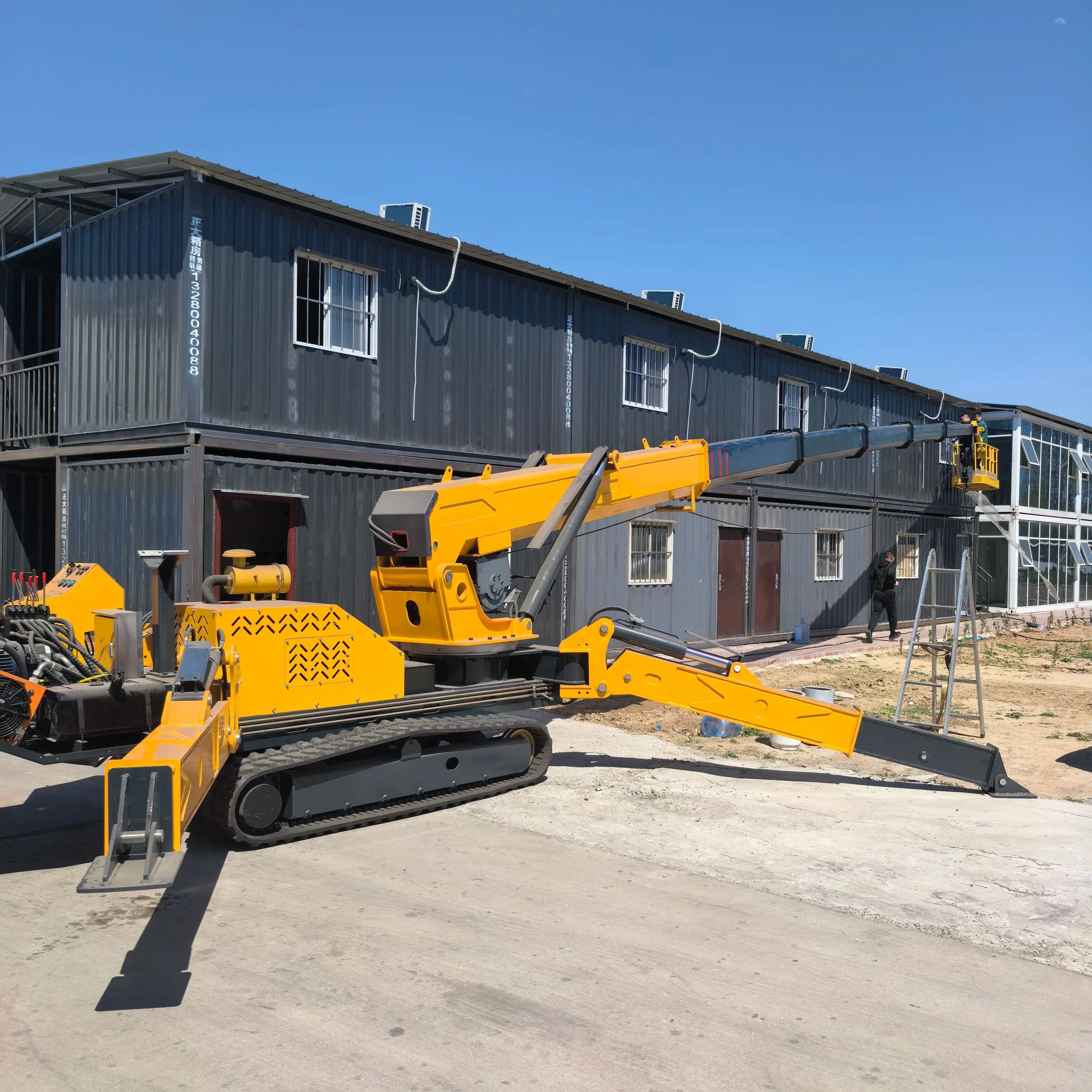 Maßgeschneiderter, maßgeschneiderter 8t Agile Mini Spider Crawler Crane: 17 m Teleskopboom für Worksites