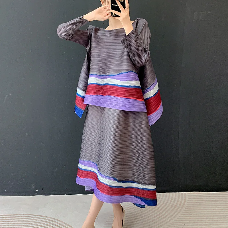 Pleated Women 2-Piece Set with Colour-Blocking Plus Size T-Shirt High-Waisted Relaxed-Fit Skirt Spring 2026 New Female Fashion