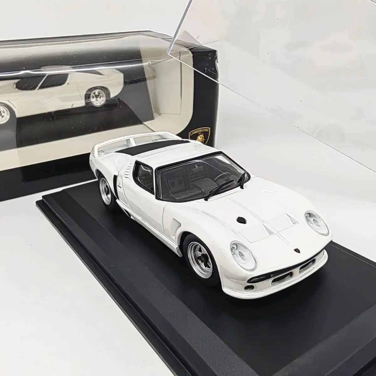 다이캐스트 1/43 스케일 람보르기니 누라 미우라 SVJ 로드스터 1981 합금 시뮬레이션 자동차 모델 소장 장난감 선물 기념품 디스플레이