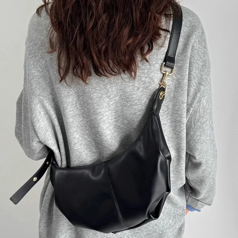 

Vintage Women Crescent Shoulder Bags Simple Ladies Commuter Tote Bag Pleated Clouds Crossbody Underarm Bag Large Handbags Purse