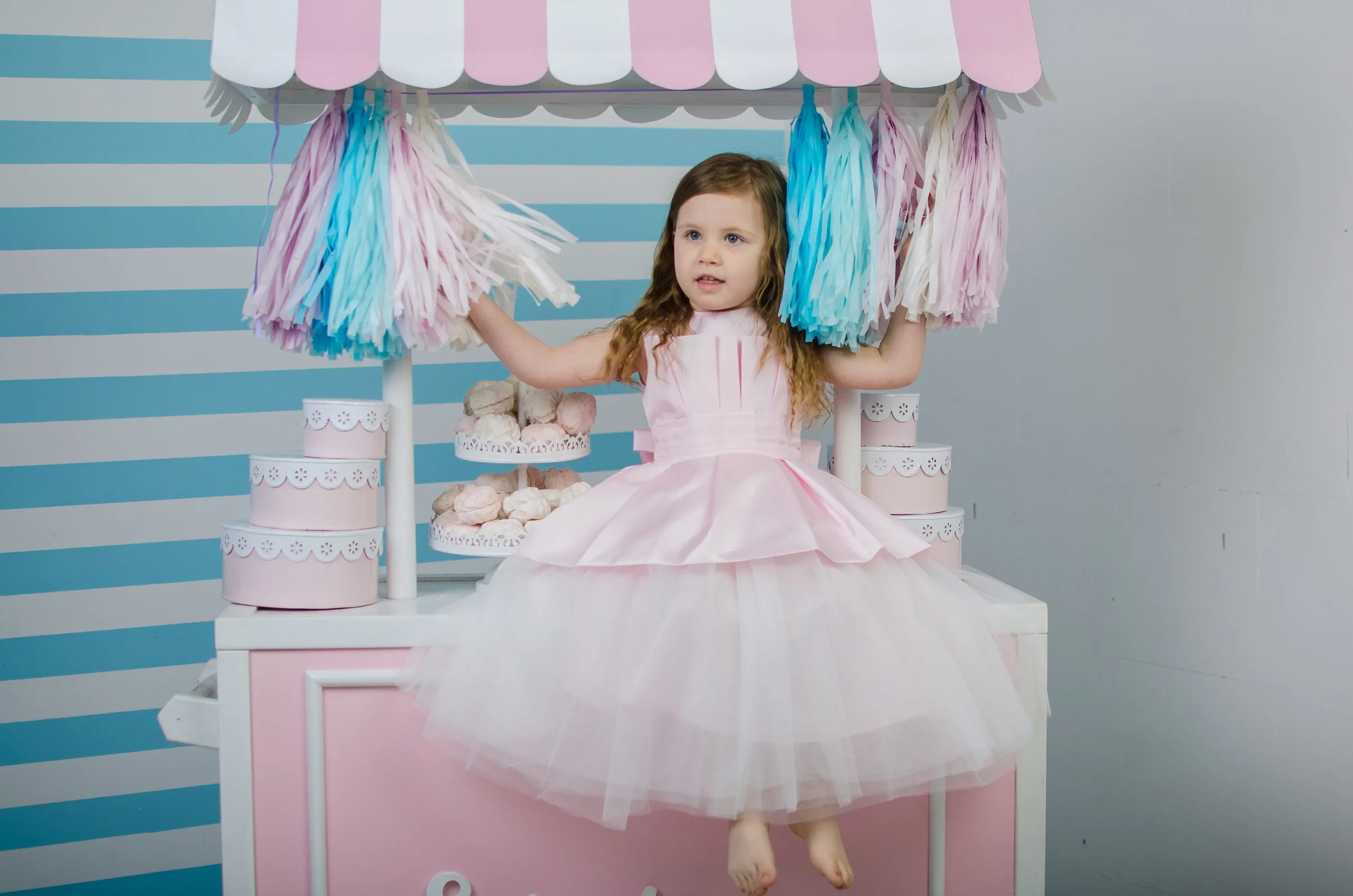 Abito da ragazza di fiori rosa e bianco per matrimonio gonfio con fiocco Primo abito da festa di compleanno eucaristico per bambini da principessa personalizzato