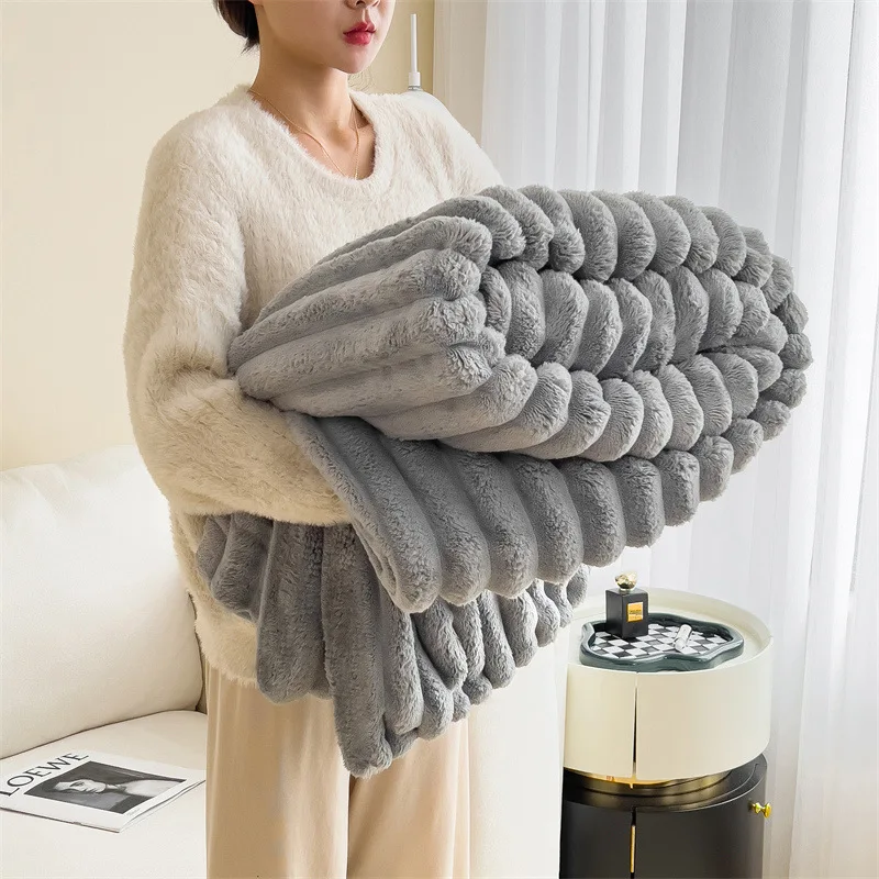 

High End Solid Faux Rabbit Fur Blanket High-Quality Thickened Warm Flannel Blanket Office Nap Sofa Cover for Autumn and Winter