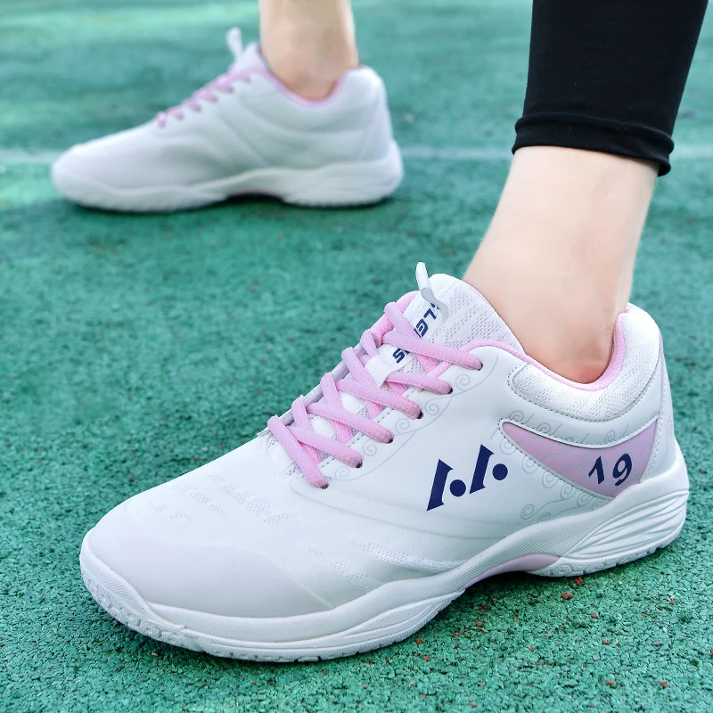 Badminton shoes for men and women professional training tennis shoes mesh breathable ultra-light women's table tennis shoes