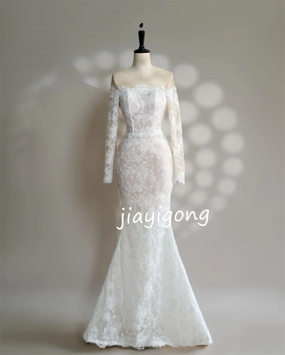 تخصيص الرجعية الطية الدانتيل حورية البحر مغرفة الرقبة فساتين طويلة المشاهير جودة عالية رائعة الرعوية مثير #2