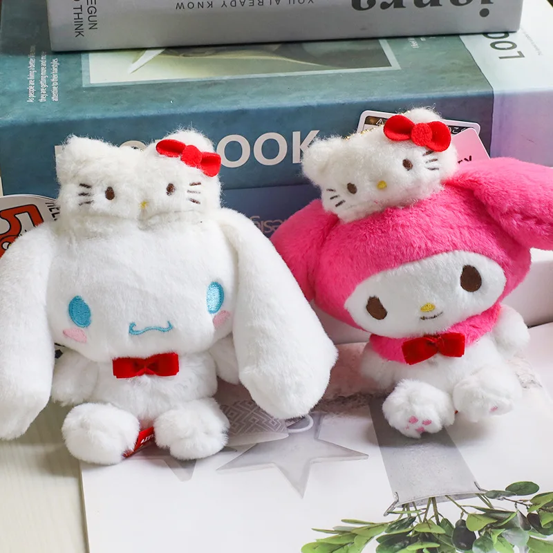 Sanrio Hello Kitty พวงกุญแจตุ๊กตาอะนิเมะ Kawaii พกพาได้ของเด็กผู้หญิงการ์ตูนตกแต่งกระเป๋านักเรียนผ้าฝ้าย PP ของขวัญของเล่น