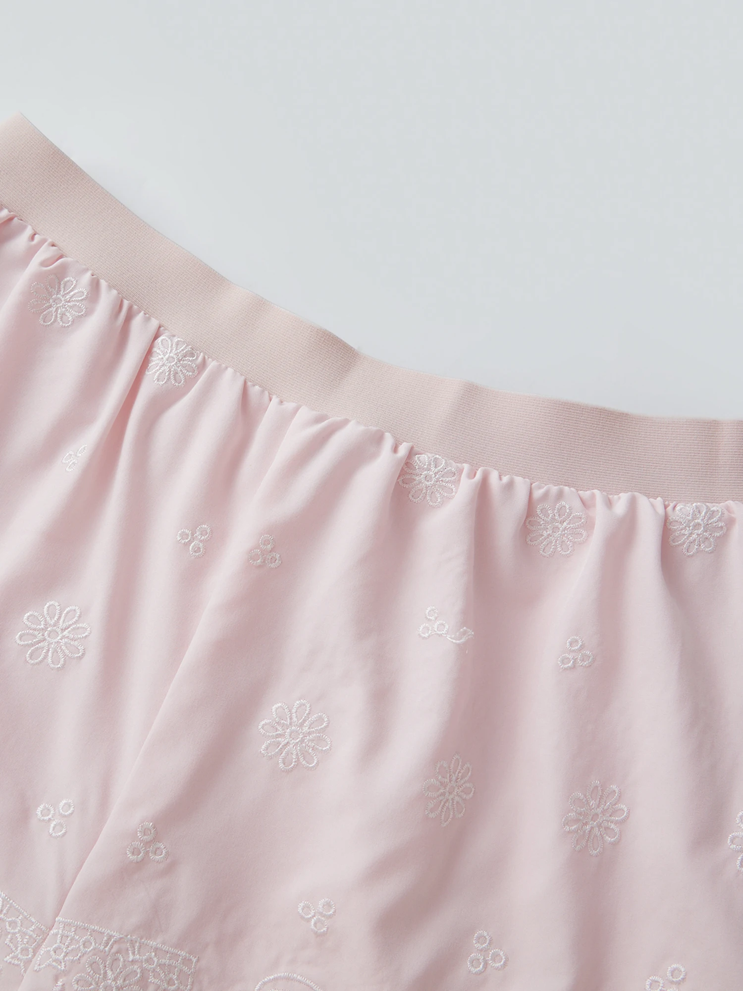 

Женские летние шорты, наряды с цветочной вышивкой и завязками по бокам, топы на бретельках без рукавов, шорты, комплект одежды из 2 предметов