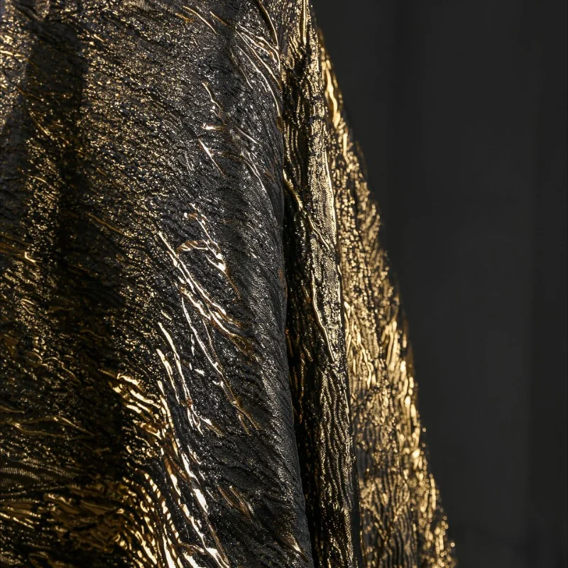 Black Gold Vein Pattern Undulating Gilded Jacquard Fabric, Three-dimensional Sparkling Heavy Texture Clothing Design Fabric