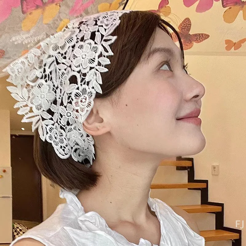 Captivating Triangle Lace Scarf Headband, Sweet French Retro Themed Embroidery Hair Accessories for Women's Fashion