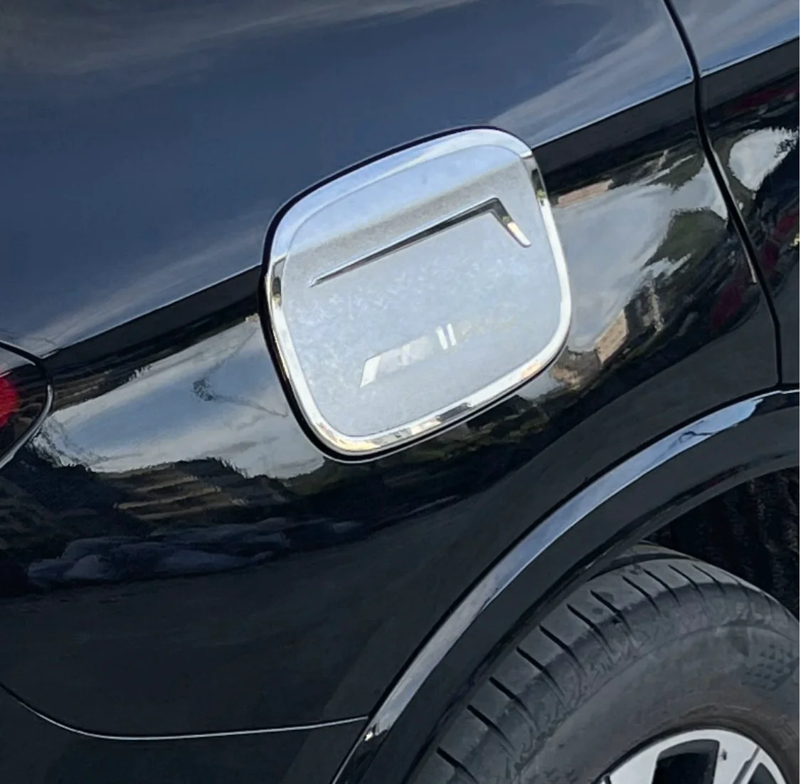 

Suitable for Mercedes Benz GLC 2023 2024 2025 Fuel tank cap panel ABS decoration Auto Parts carbon fibre silvery