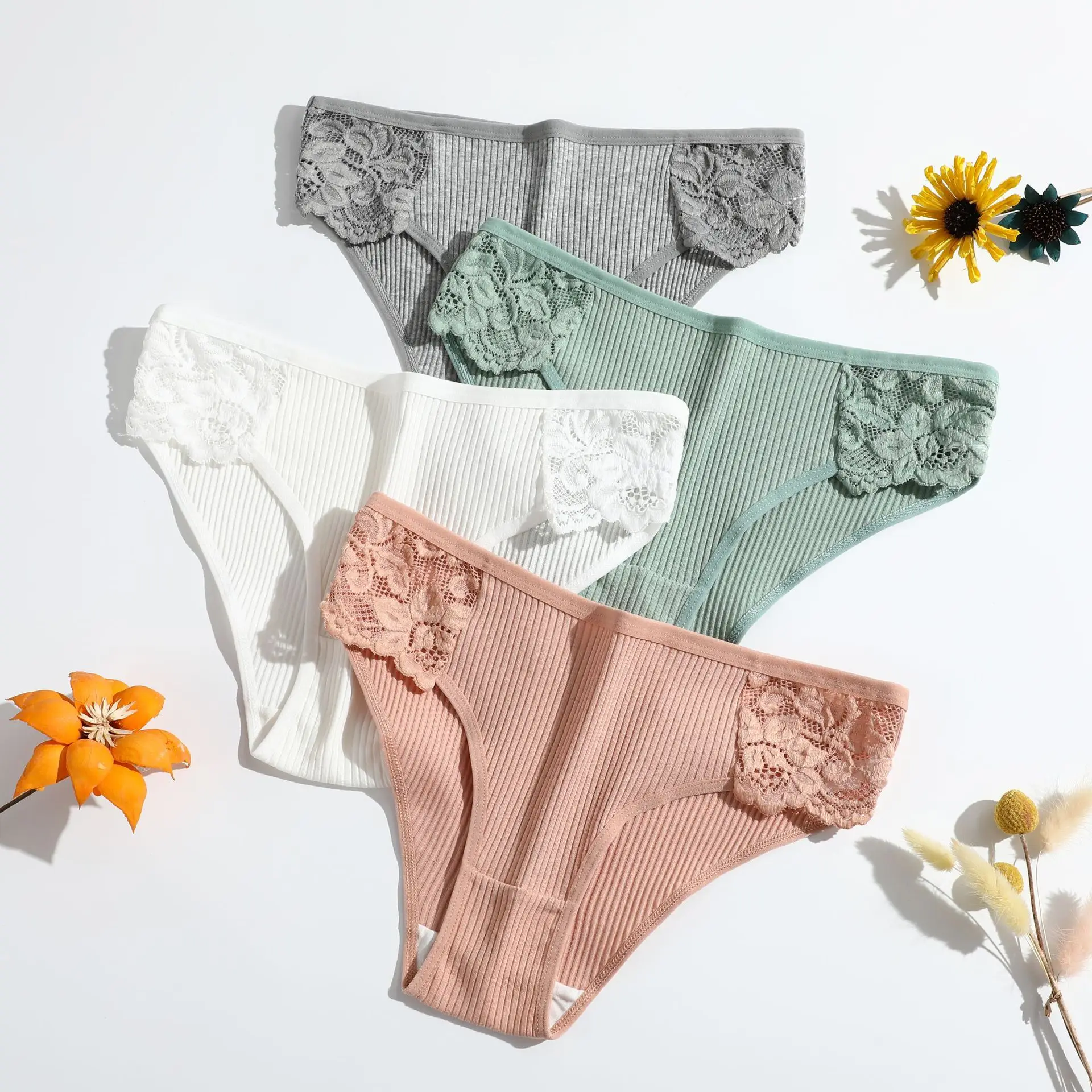 

3pcs Women's Thong Lace Panties Multicolor Fashion Panty Breathable Comfortable Thong Sexy Intimates Low Waist Lingeries Tangas