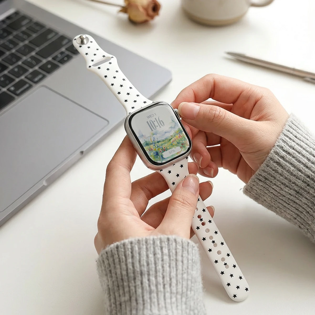 Silicone Sport Band for Apple Watch S11 10 9 8 7 6 Se3 Women Bracelet Soft Strap for Iwatch 49 44 46 45 38 40mm Belt Wristband