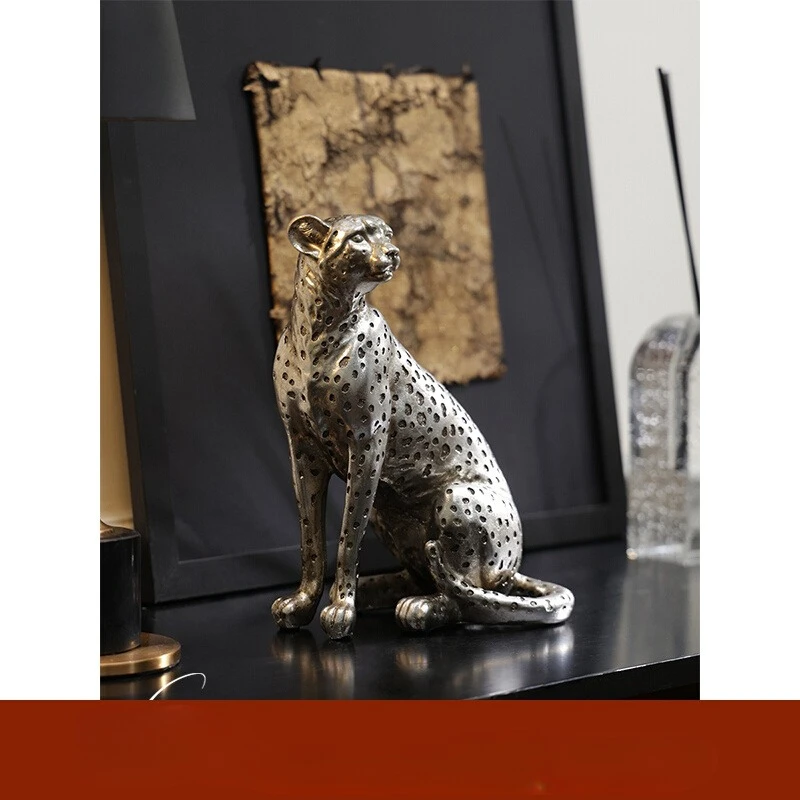

Silver-plated cheetah sculpture tabletop decoration, living room art decoration