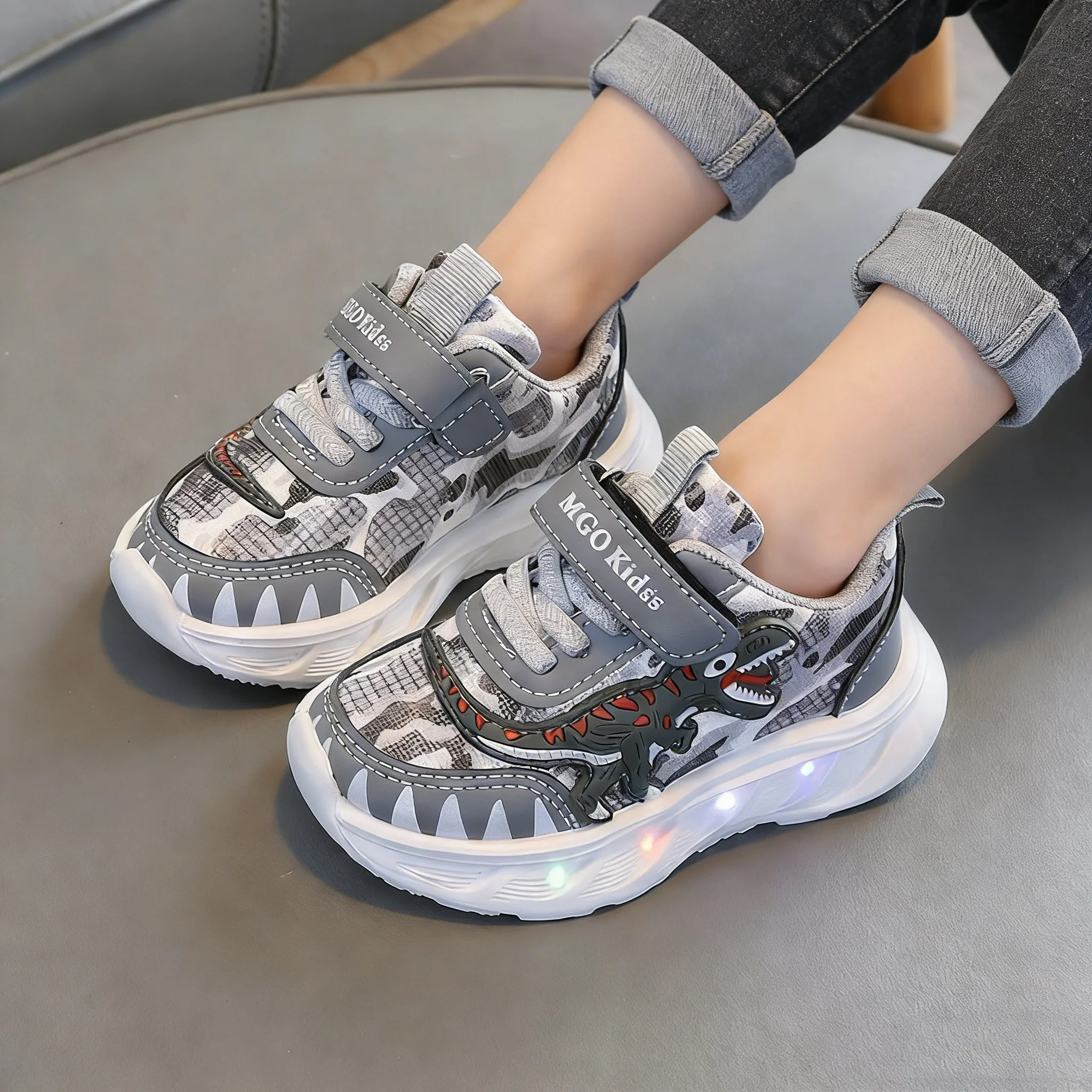 

Toddler LED Light Shoes Cartoon Crocodile Baby Girls Casual Sneakers Breathable Mesh Non-Slip Kids Boys Sports Shoes