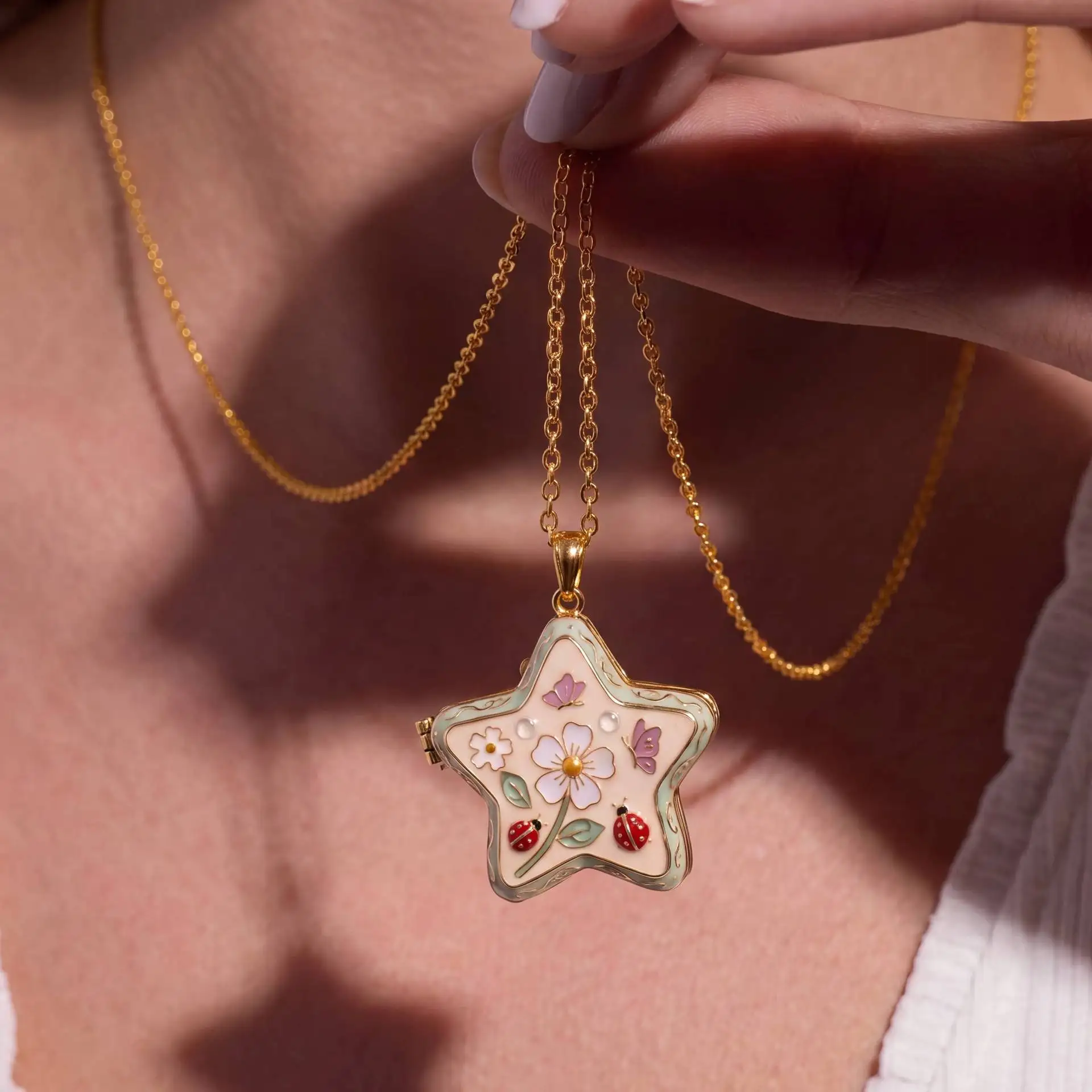 Funny Star Opening Closing Phase Box Jewelry Pendant Necklace For Women's Pentagram Heart Cute Interesting Design Gift Necklace