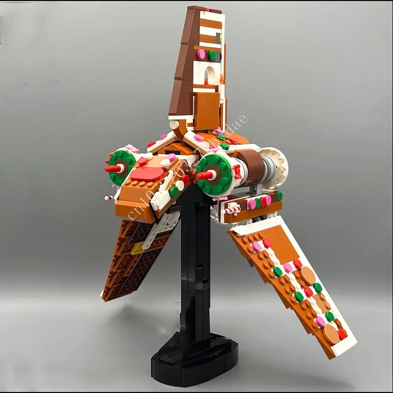 717PCSGingerbread Shuttle Space War Military MOC SpaceShip Battle Model Building Block Architecture DIY Education Model Toy Gift