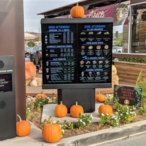 55 Inch Digital Drive Thru Menu Signage Standing Waterproof Quick Pickup Ordering Lcd Screen For Grocery And Convenience Stores
