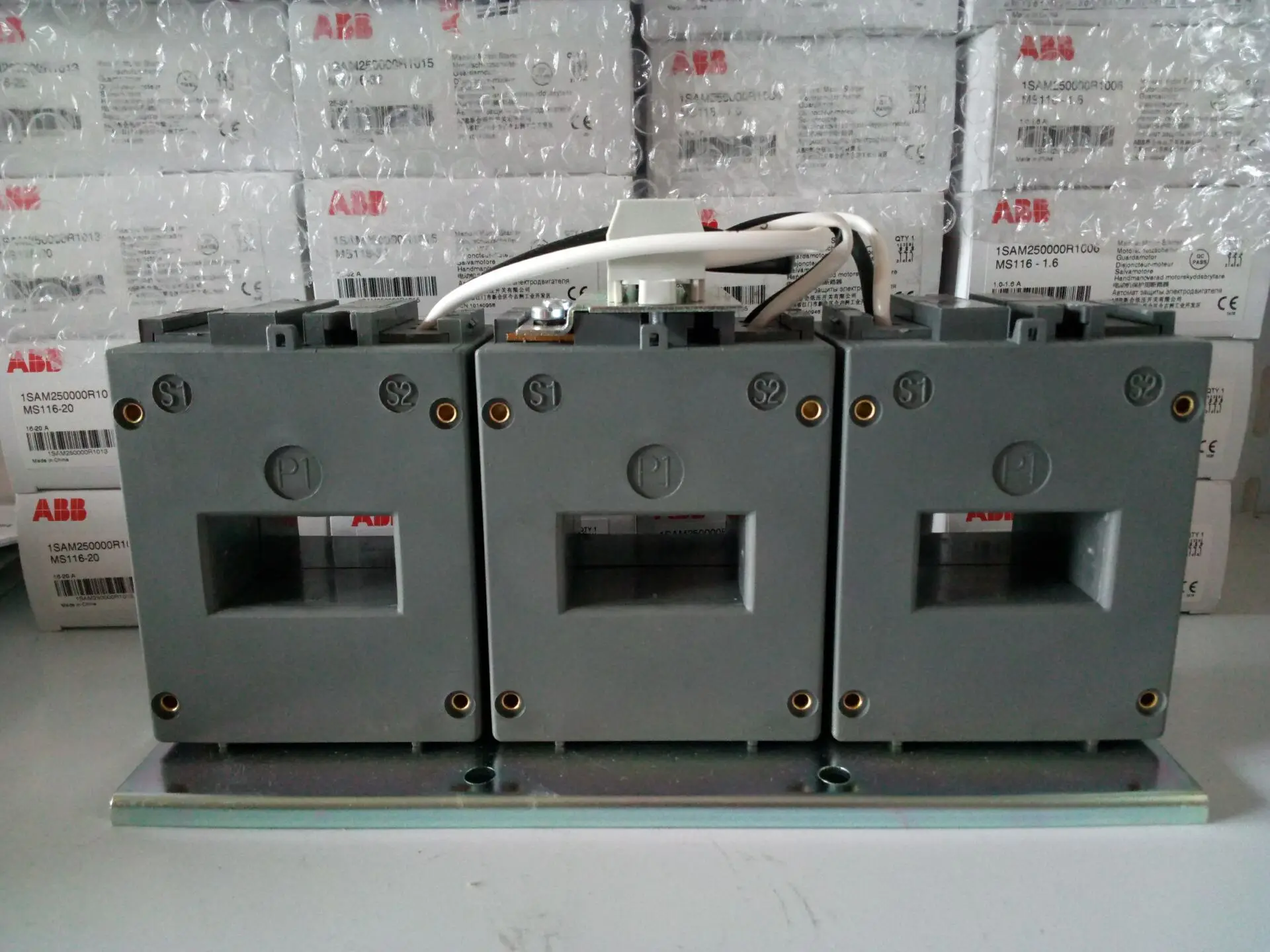 

[Новый оригинальный подлинный] ABB внешний преобразователь тока CT5L500R/4, CT5L850R/4