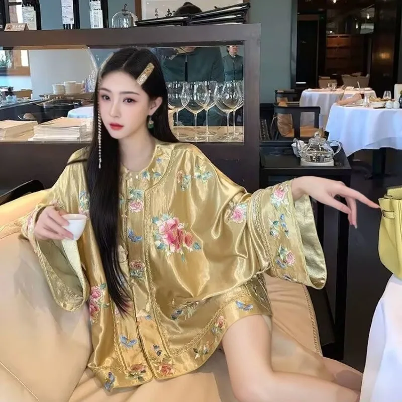 A new Chinese-style fashion set women featuring high-end stylish youthful look two-piece set heavy embroidery top short skirt