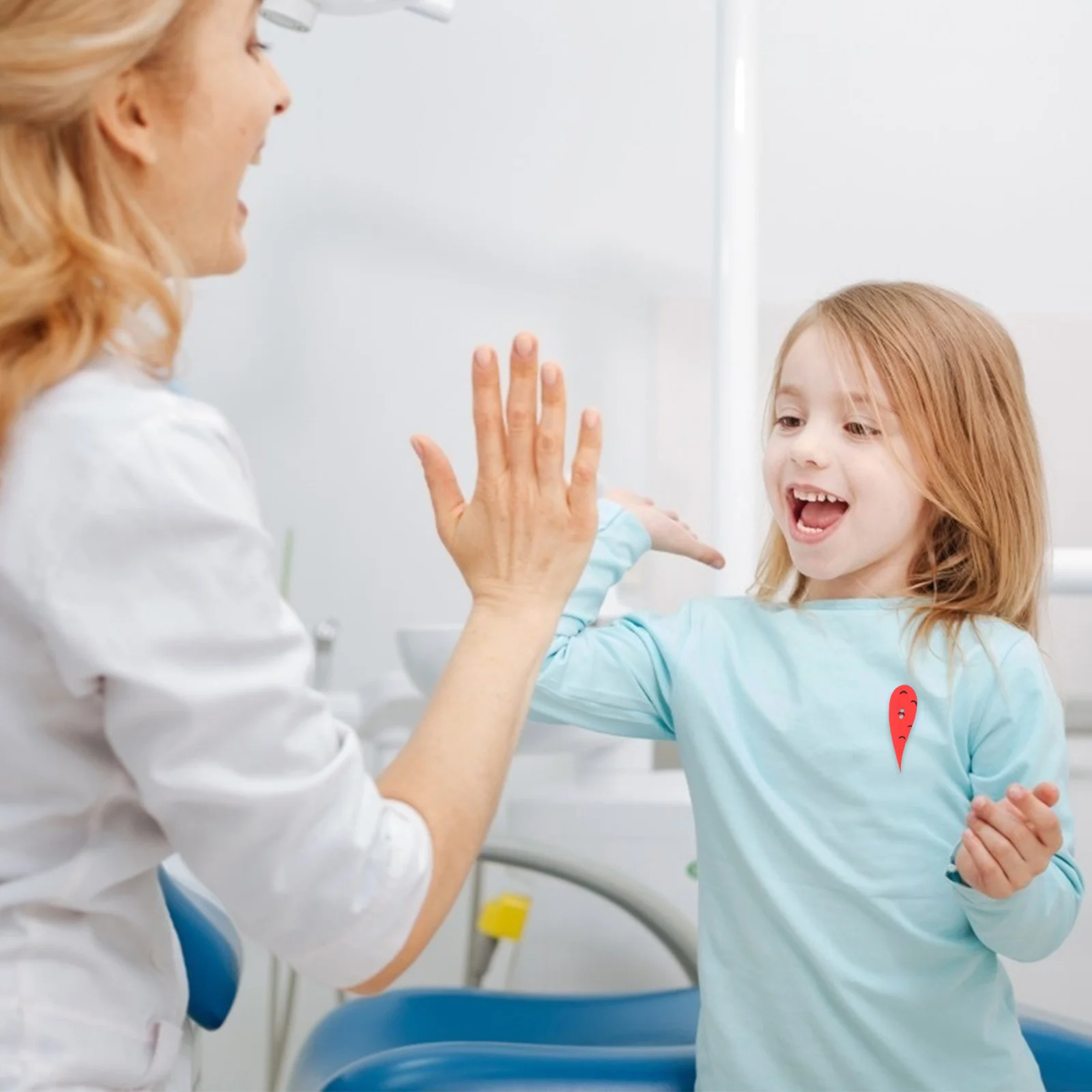 

200Pcs Carrot Wooden Buttons Creative Cartoon Buttons Affordable Beautiful Texture Vivid Appearance Easy to Use