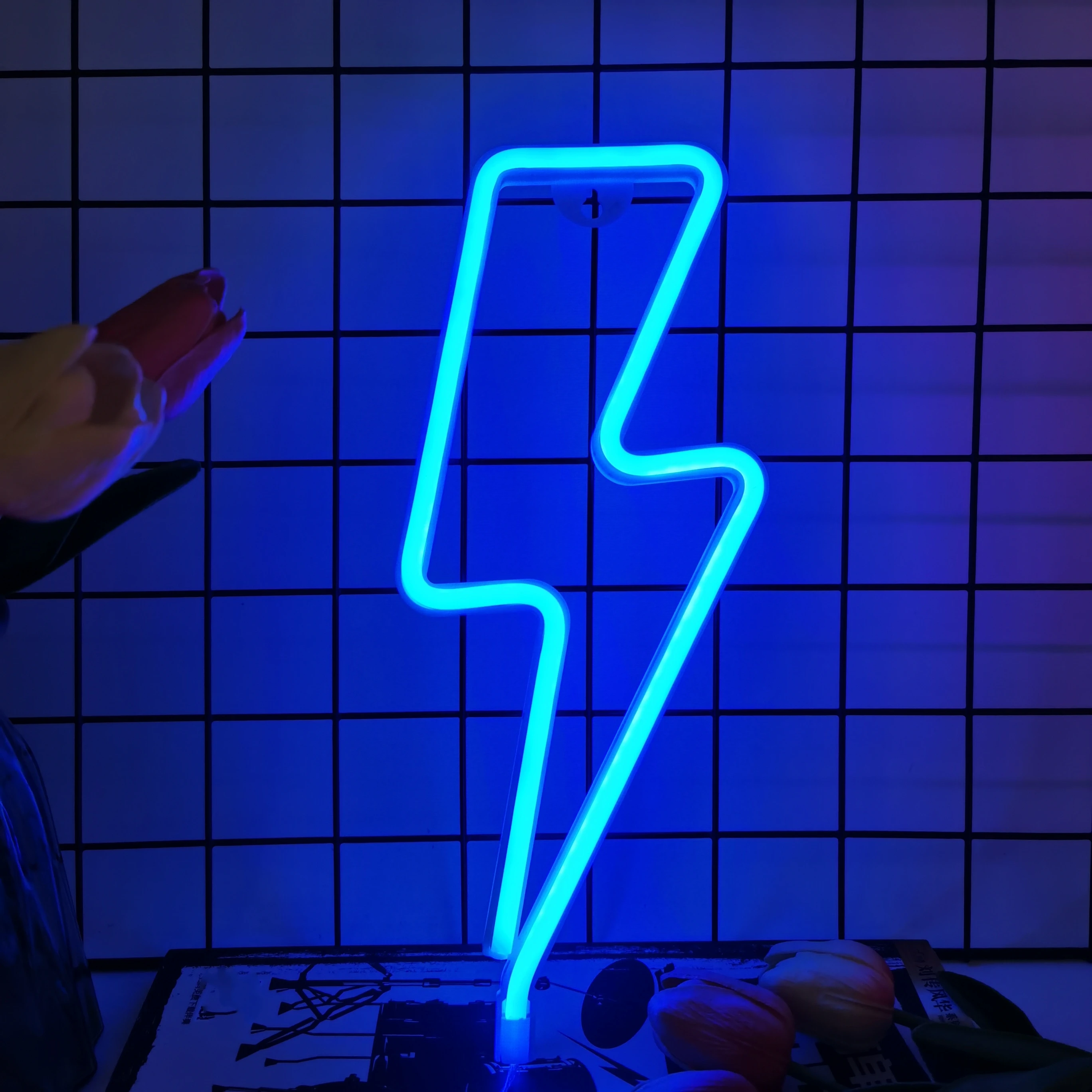 1pc, insegna al neon innovativa, alimentata tramite USB/batteria, utilizzata per decorare stanze di ragazzi e ragazze, compleanni, feste, regali