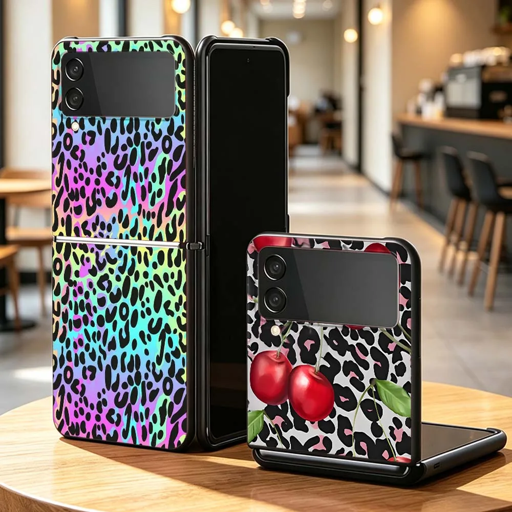 Cartoon Leopard Print PC Foldable Hard Phone Case For Samsung Galaxy Z Flip 3 4 5 6 7 8 5G Non-slip Shockproof Black Shell