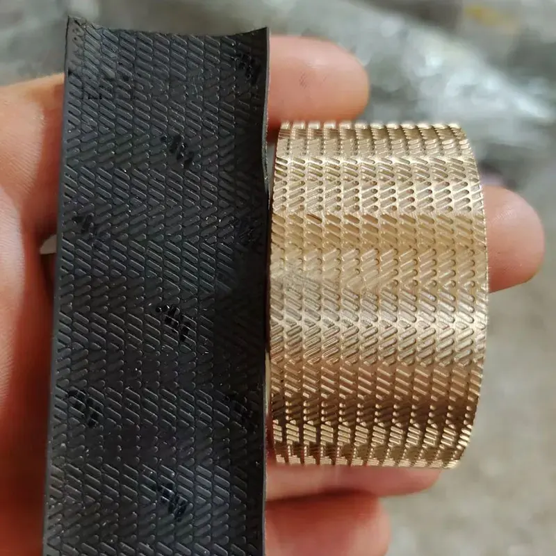 رائجة البيع قطع غيار حزام جلد آلة النقش قالب حزام الأسطوانة آلة النقش يموت