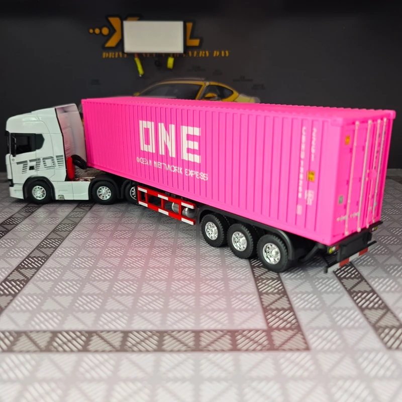 

Модель грузовика Scania с контейнером, масштаб 1:50, из сплава, с открывающимися дверями, сувенир, подарок.