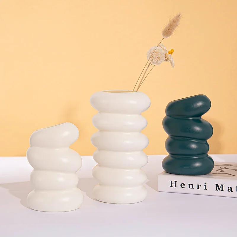 مزهرية زهور زخرفية حلزونية للزهور الاصطناعية، حاوية ترتيب زهور صناعية مبتكرة، وعاء زهور مزيف للمكتب، طاولة