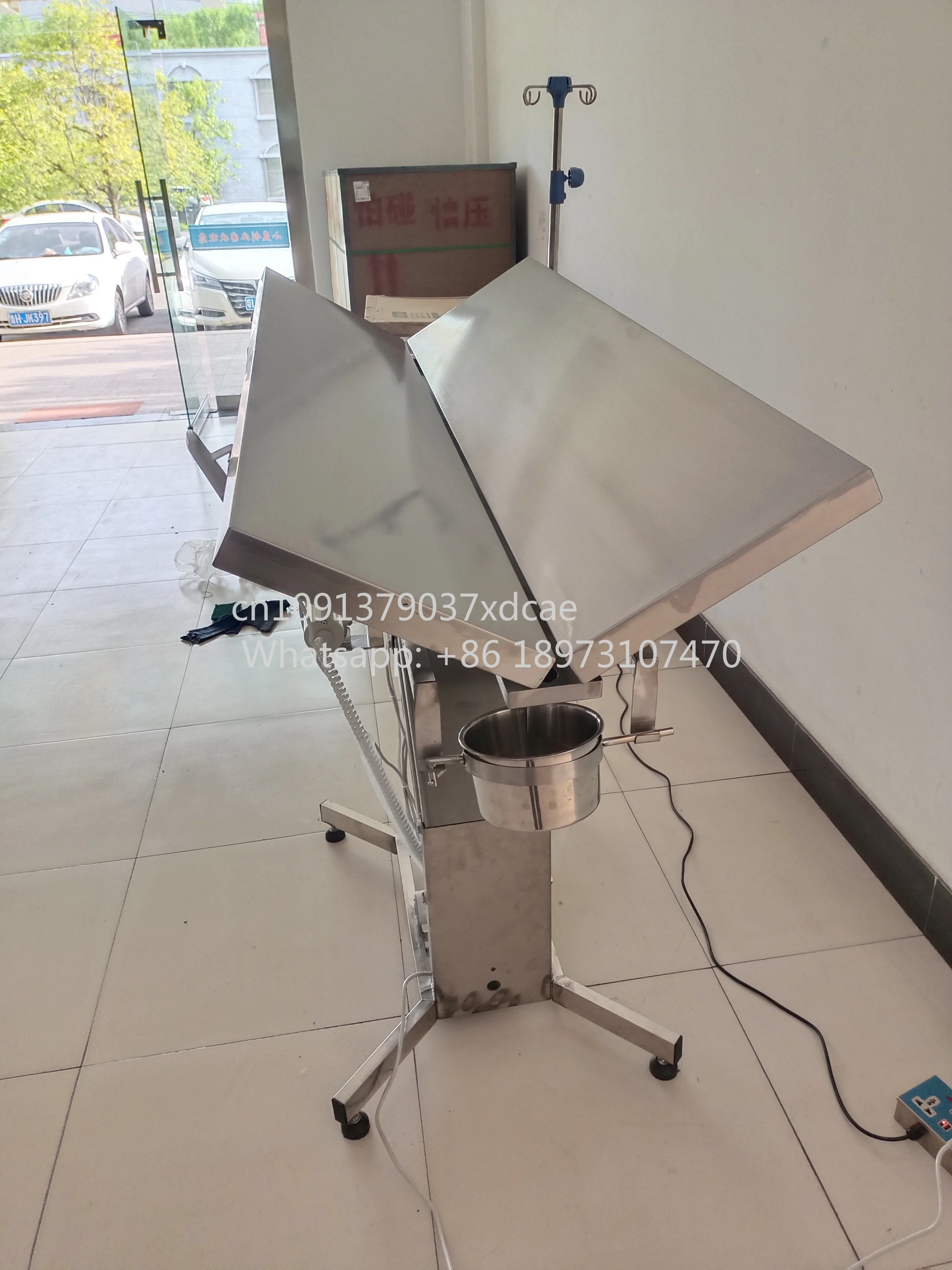 2026 New Vet Clinic Stainless Steel Surgical Instrument Table Veterinary Surgical Operating Table