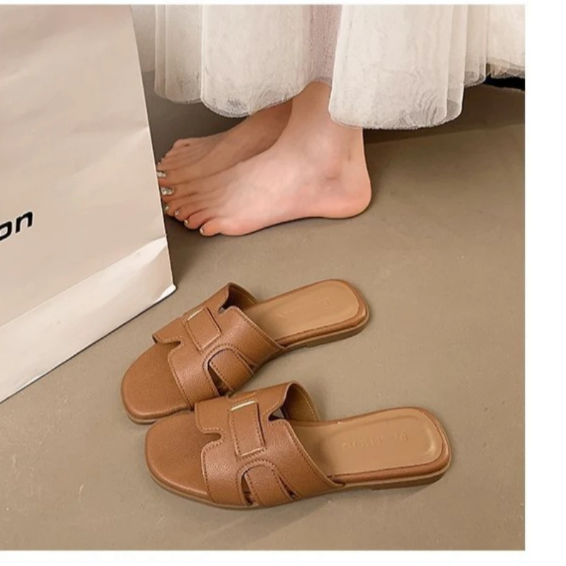 

2026 Summer Slippers Women's Luxury Outdoor Beach Flip-flops Women's Flat Sandals Women's Trendy Design Slippers Solid Color