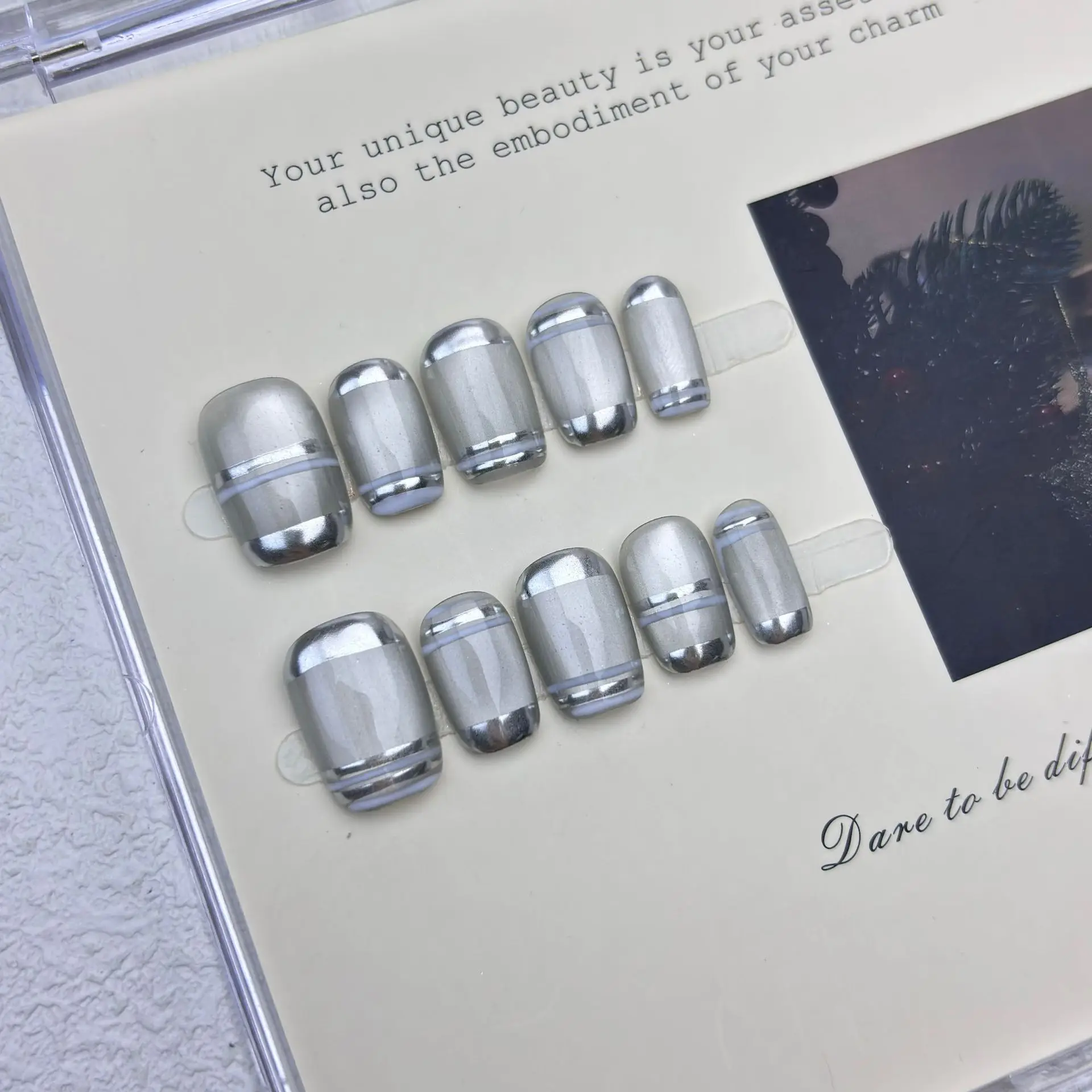 Set di 10 Unghie Finte Lucide Argento Fatte a Mano, Stile Francese Balletto, Corte, Artificiali, con Effetto Occhio di Gatto e Glitter, Indossabili