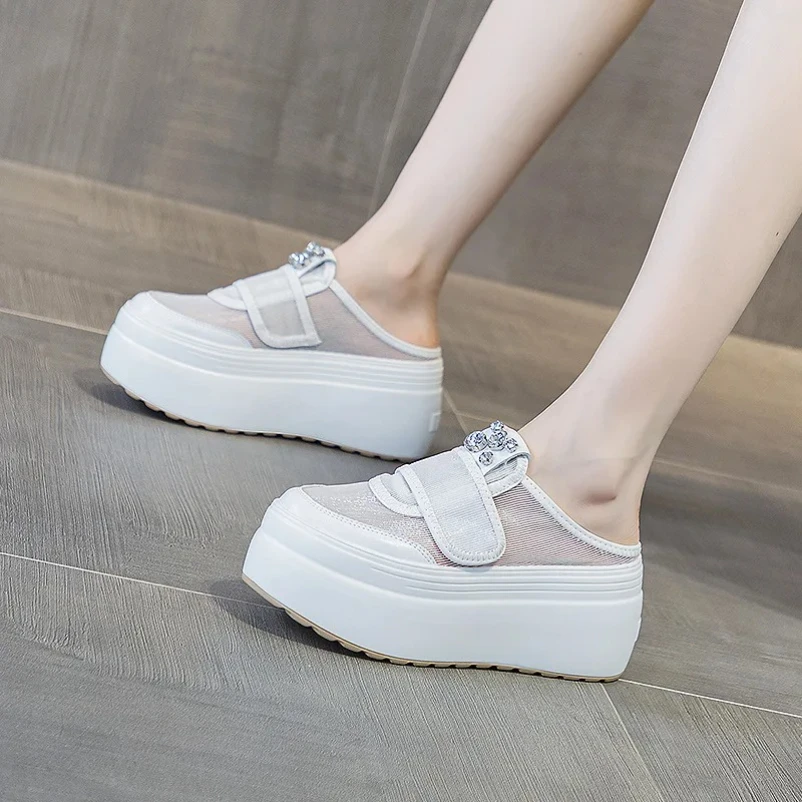 

2025 8 см воздушная сетка из микрофибры, натуральная кожа, стразы, платформа, летние тапочки на танкетке, женские сандалии на массивном каблуке