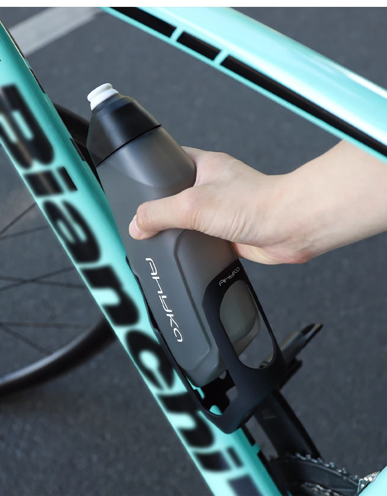 AhyKa Aerodynamisches Fahrrad-Trinkflaschen-Set 600ml Leichtgewichtige Rennrad-Rahmen-Unterrohr-Trinkflasche mit Quetsch-Trink-Design – Detail 5