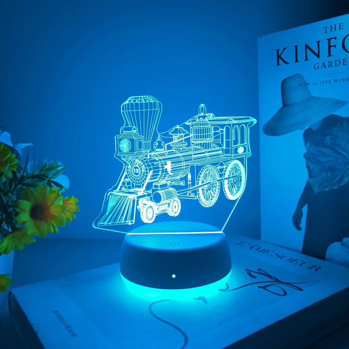1pc steam train 3D night light, USB powered touch switch with seven color conversion, uniform light without harming the eyes.