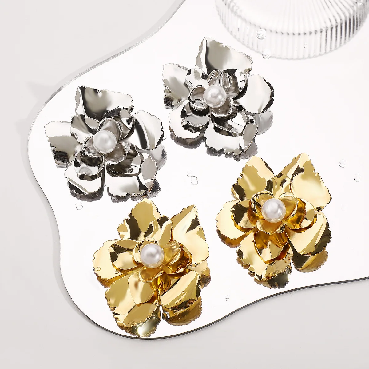 Luxury Shine Metal Flower Earrings Women Trend 2024 Pearl Jewelry Statement Fashion Party Holiday Accessories Gift