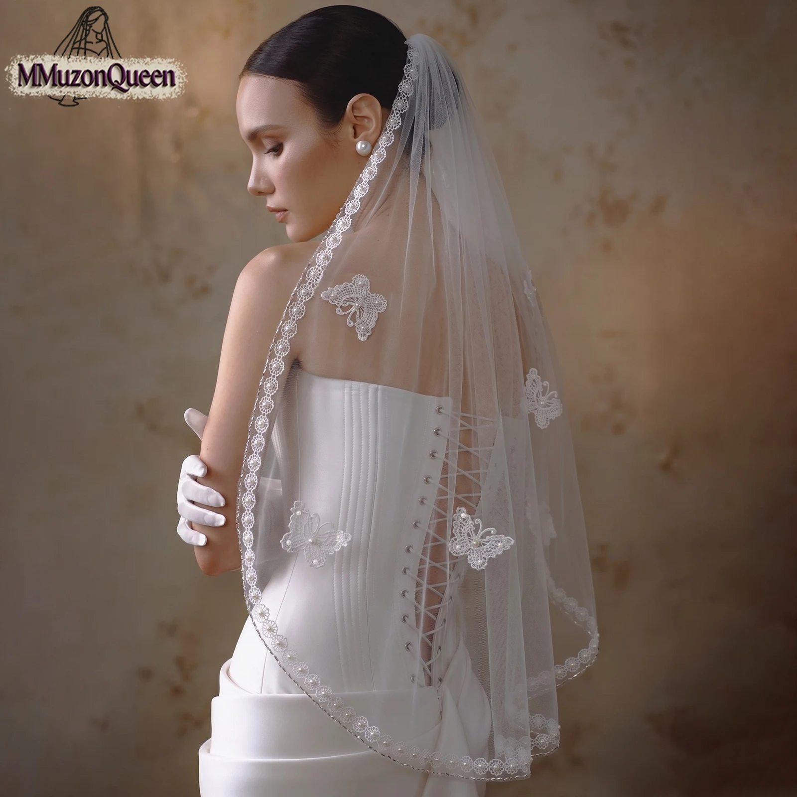 topqueen-romantico-velo-in-pizzo-con-perle-e-bordo-smerlato-con-applicazione-di-farfalla-3d-copricapo-da-sposa-in-rete-leggera-e-trasparente-v375