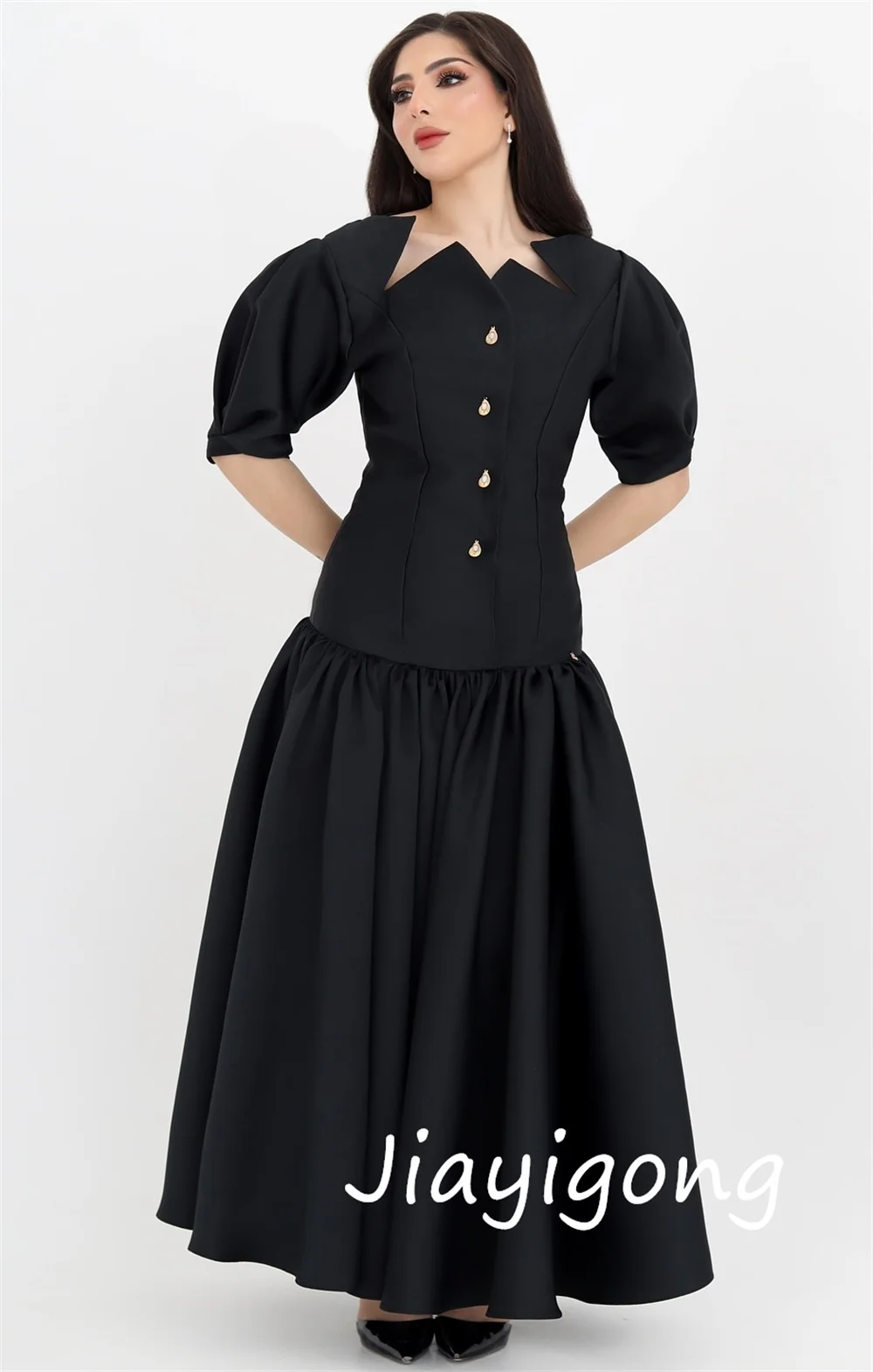 Vestidos midi con cuello en V y pliegues con botones de Jersey a la moda personalizados Ocasión a medida Estilo moderno Brillo