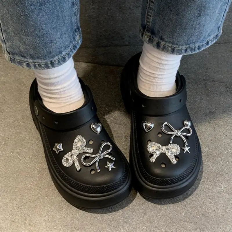 Luxuriöse Strass-Schleifen-Clogs-Accessoires Sommer 2026 Y2K Metall-Herz-Schuh-Charms-Set Designer-Schuhdekorationen für Damen – Detail 9