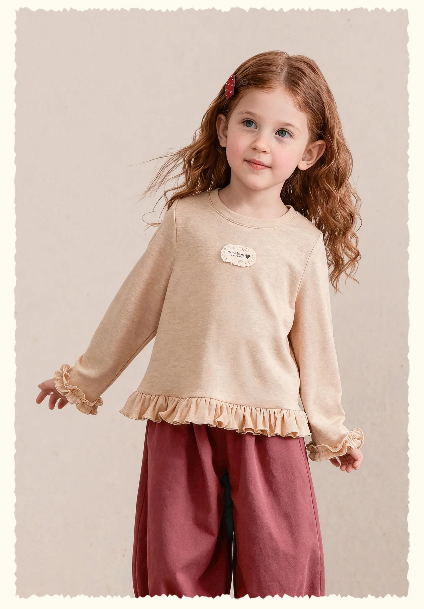 Amila 2026 Herbst Neues Kinder-T-Shirt mit Rundhalsausschnitt, gestapelten Rüschen, Spitze, Stoffetikett, modisch, lässig, bequem, für den täglichen Gebrauch, langärmelig. – Detail 16