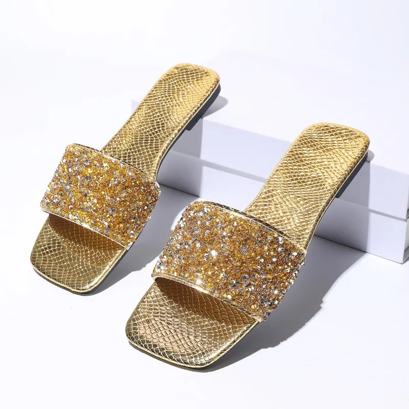 Женские модные сандалии на плоской подошве с блестками, лето 2024, уличные тапочки с открытым носком, женская обувь, большие размеры 43, обувь Zapatos De Mujer