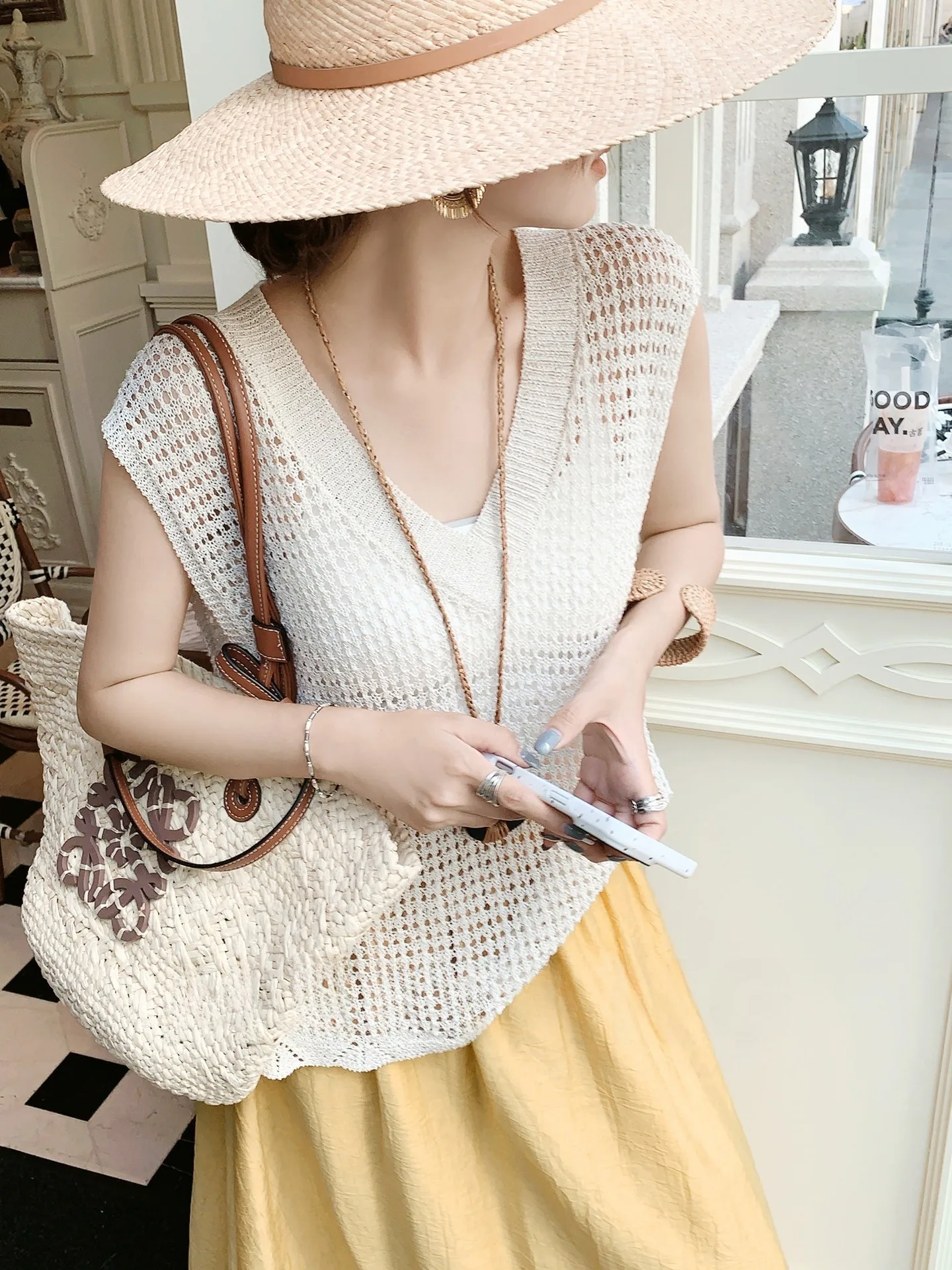 

Вязаный жилет MeiYang Gold Tead с ажурным узором, V-образным вырезом, волнистым краем, универсальный, стандартной длины, умеренной теплоты.