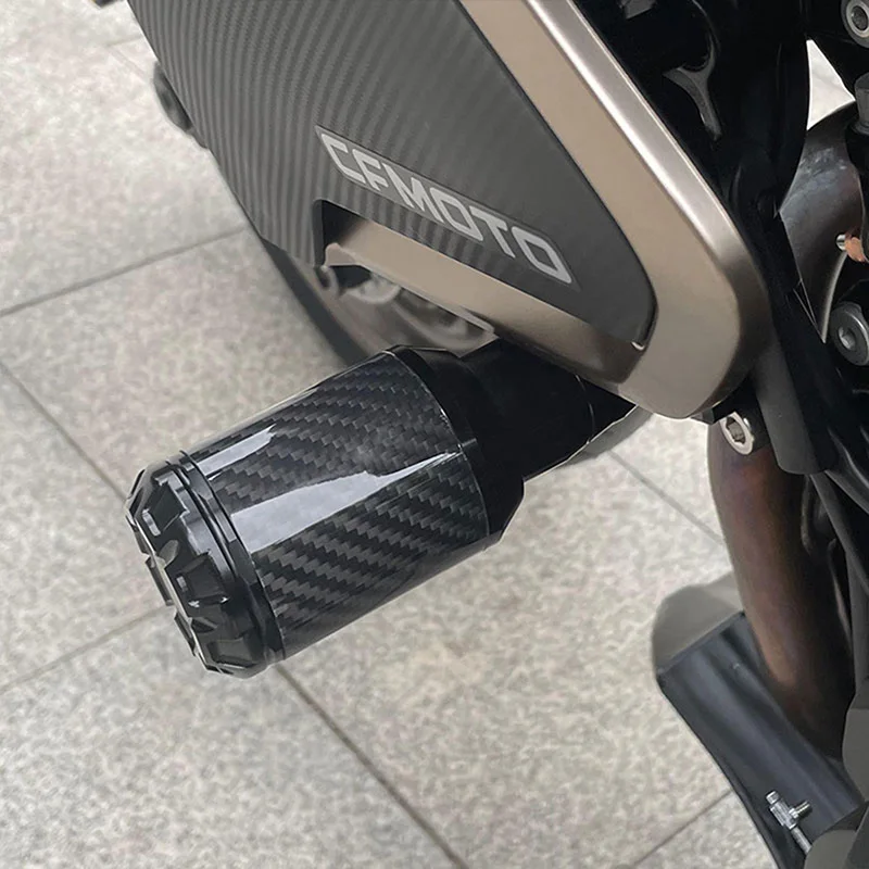 คาร์บอนไฟเบอร์Crash Protectorสําหรับรถจักรยานยนต์น้ําหนักเบาAnti-Skid Guardป้องกันการกัดกร่อนPadสําหรับCFMOTO 800NK 2023 อุปกรณ์เสริม