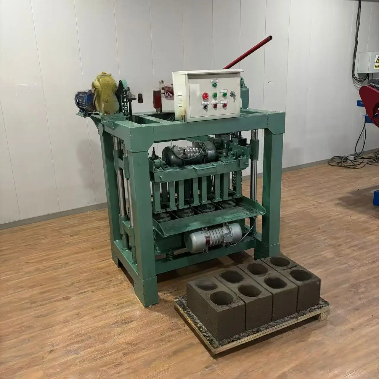 New Arrival High Density Red Concrete Brick Make Machine Cement Block Brick Making Machinery