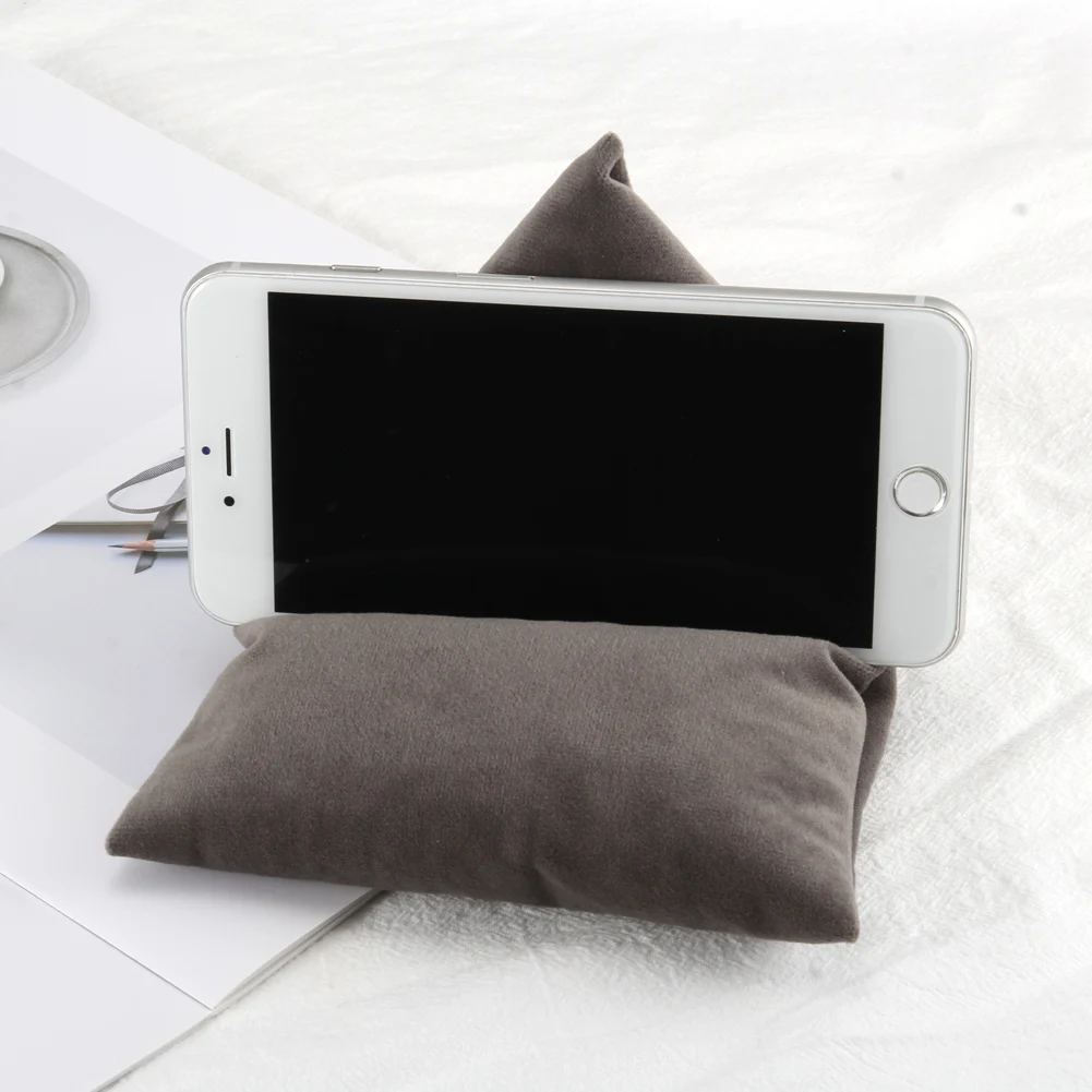 

Triangle Velvet Pillows Phone Holder Durable Non-slip Phone Rack Suitable for Traveling Camping