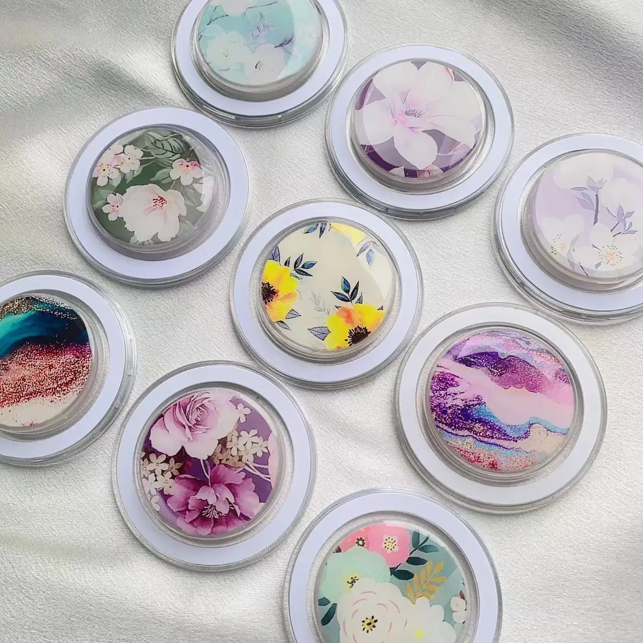 

Cartive Cartoon Floral Magsafe Magnetic Folding Telescopic Air Cushion Phone Stand for Iphone 17 Samsung Grip Tok Bracket Holder