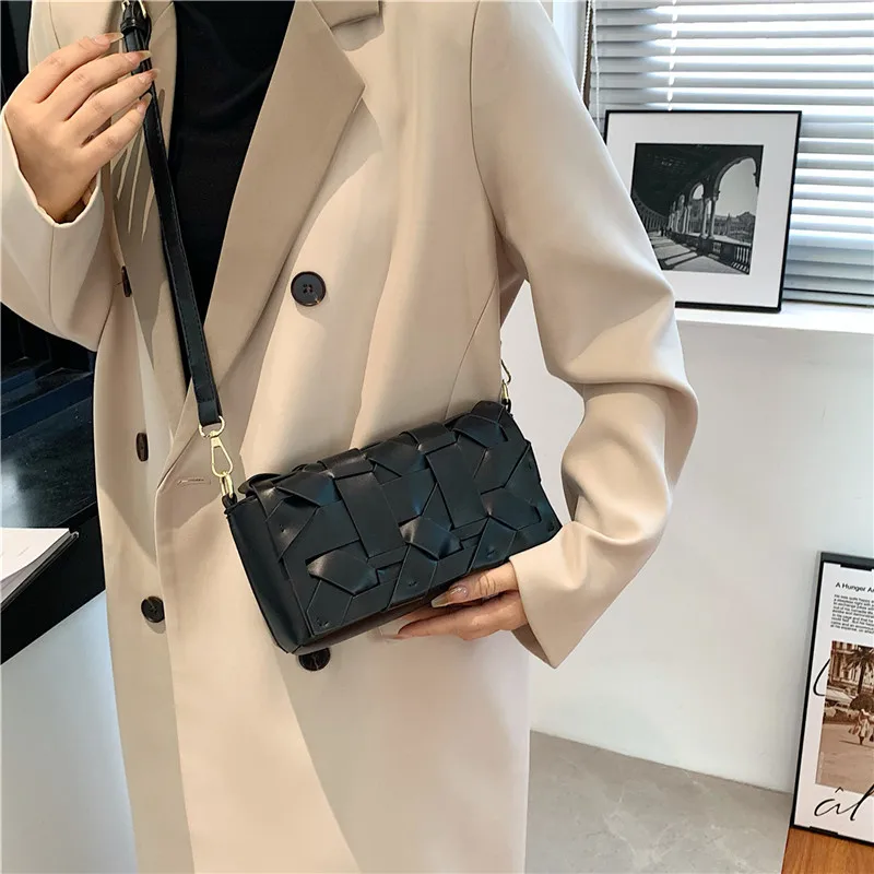 

Инди-тканая сумка-хобо, стеганая бриллиантовая сумка для женщин, сумка через плечо из мятой кожи, уникальная маленькая квадратная сумка через плечо в стиле бохо